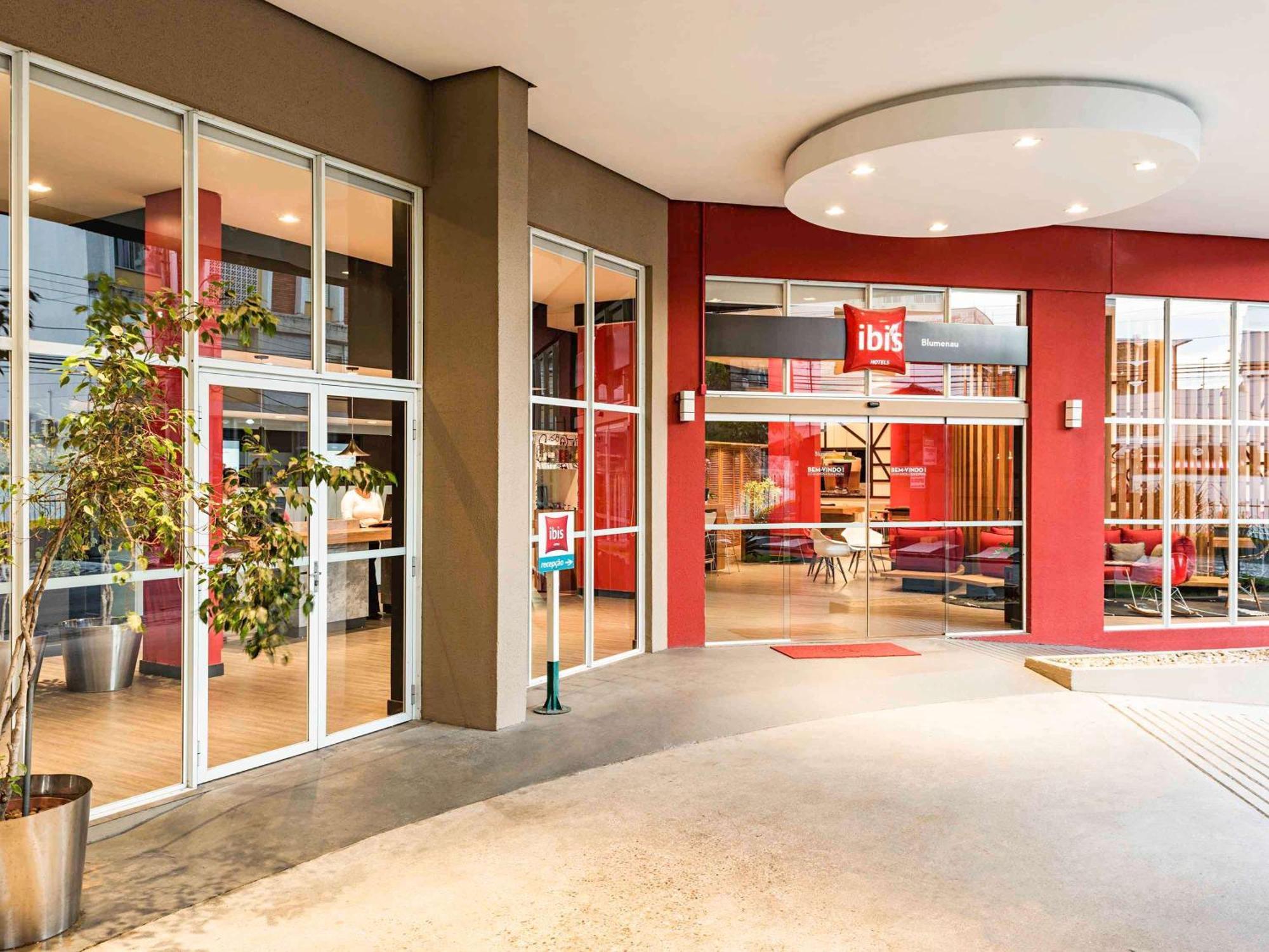 Ibis Blumenau Hotel Exterior photo