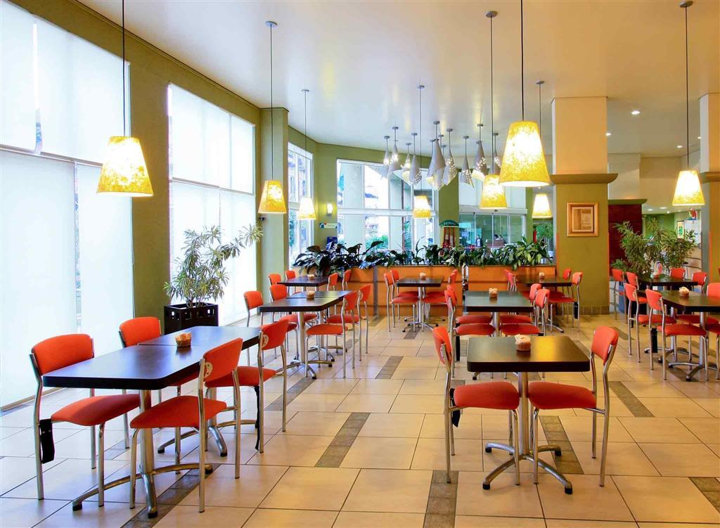 Ibis Blumenau Hotel Restaurant photo